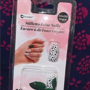 Stiletto False Nails - Black and White